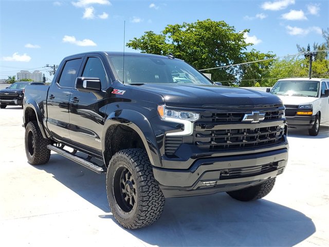 2025 Chevrolet Silverado 1500 RST photo 3