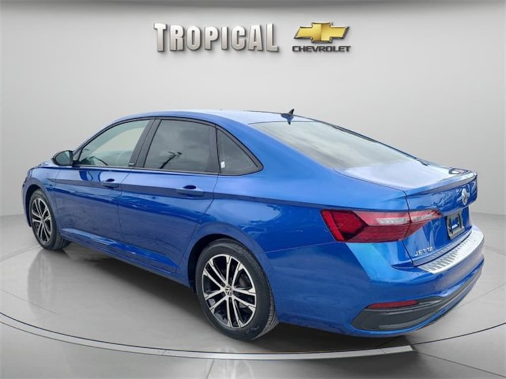 Used 2023 Volkswagen Jetta Sport
