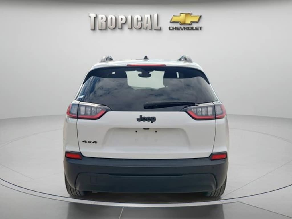 Used 2023 Jeep Cherokee Altitude Lux