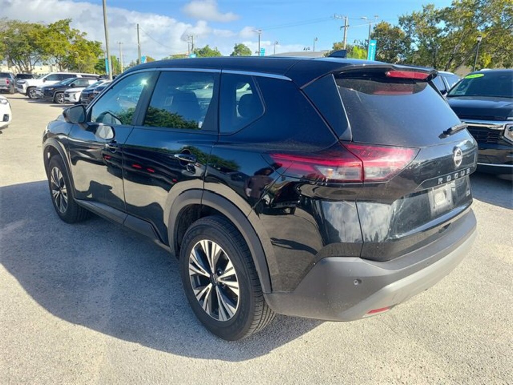 Used 2023 Nissan Rogue SV