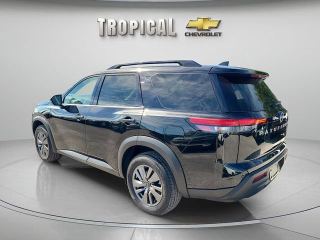 Used 2025 Nissan Pathfinder SV