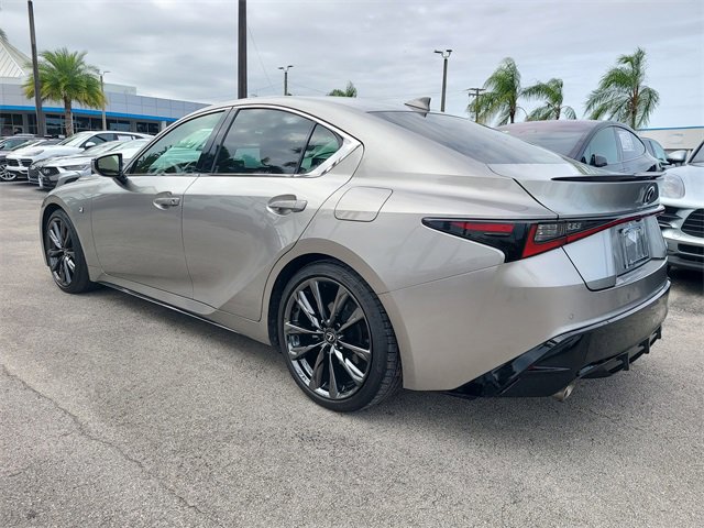 2023 Lexus IS 350 F SPORT photo 3