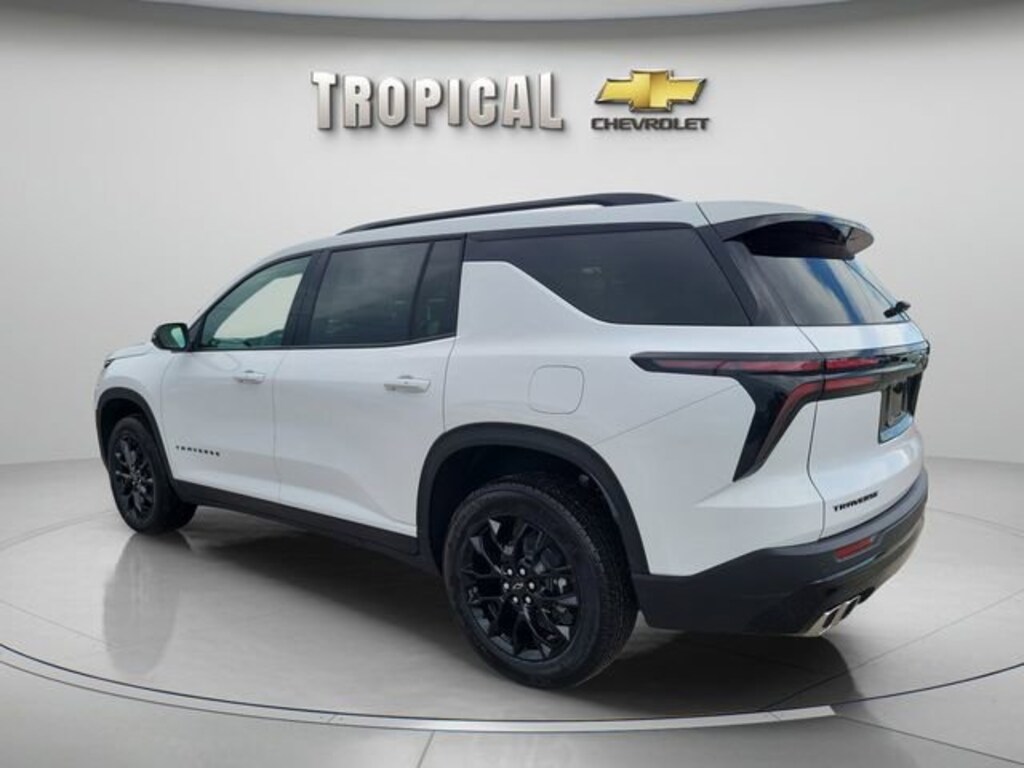 Used 2025 Chevrolet Traverse LT SUV