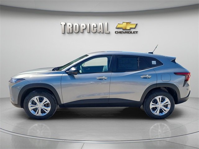 2026 Chevrolet Trax LS photo 2