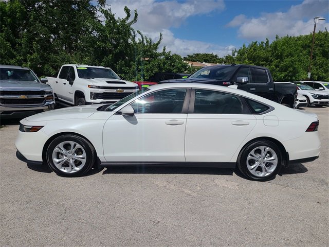 2023 Honda Accord LX photo 2