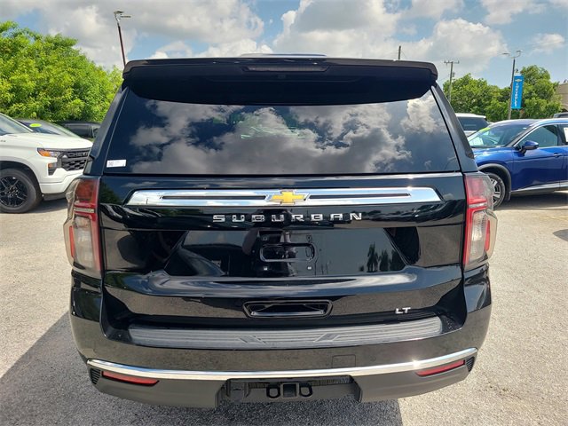 2023 Chevrolet Suburban LT photo 4