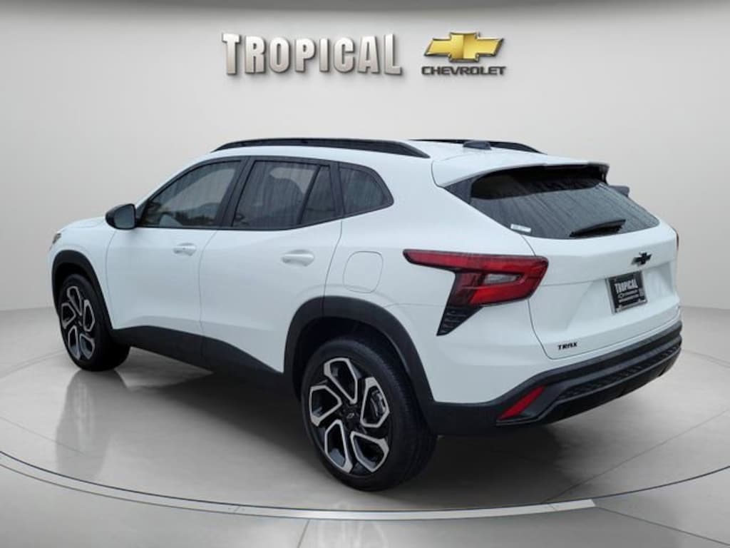 Used 2025 Chevrolet Trax 2RS SUV
