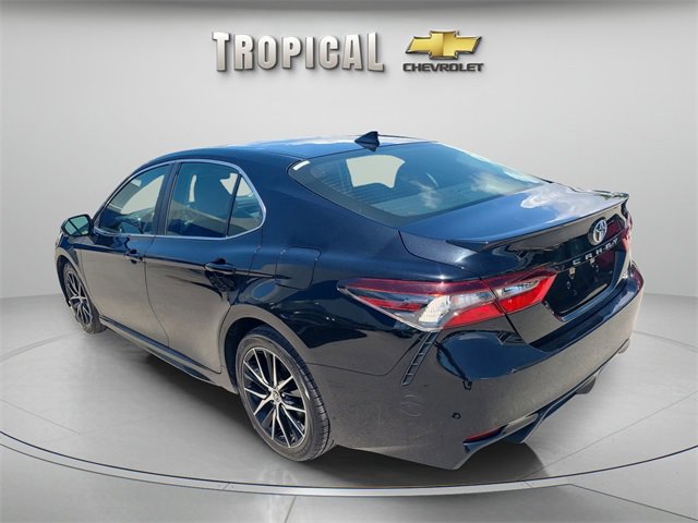 2023 Toyota Camry SE photo 3