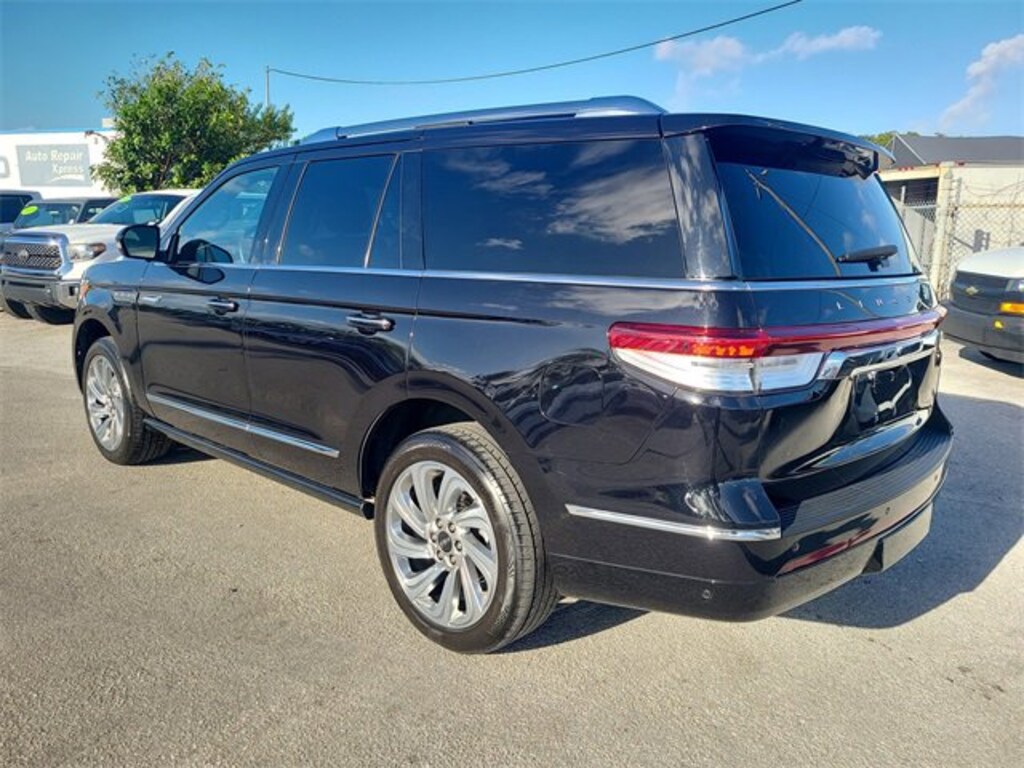 Used 2024 Lincoln Navigator Premiere