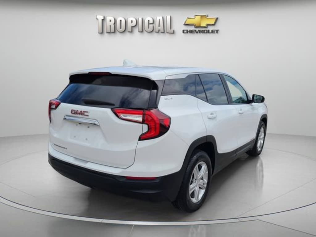 Used 2024 GMC Terrain SLE SUV