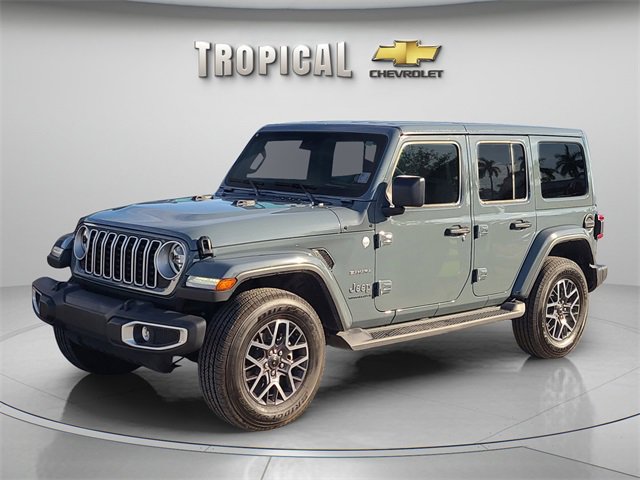 2024 Jeep Wrangler 4-Door Sahara's photo