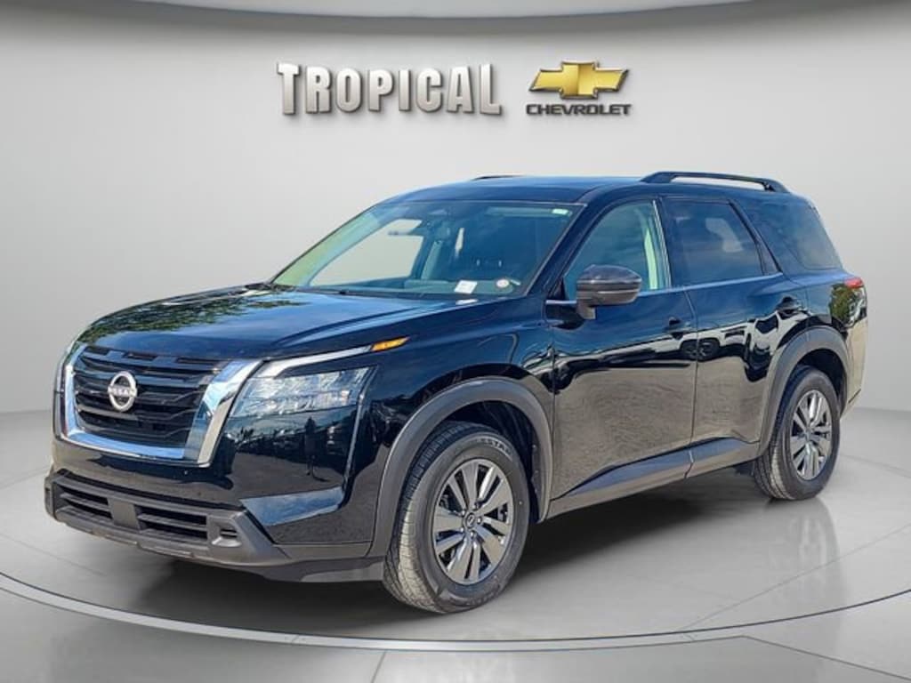 Used 2025 Nissan Pathfinder SV
