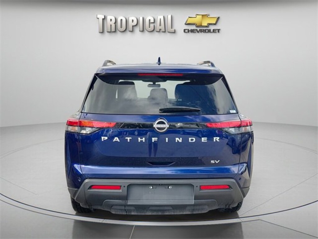 Used 2024 Nissan Pathfinder SV