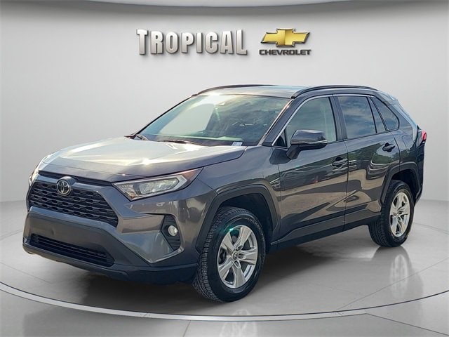 2021 Toyota RAV4 XLE's photo