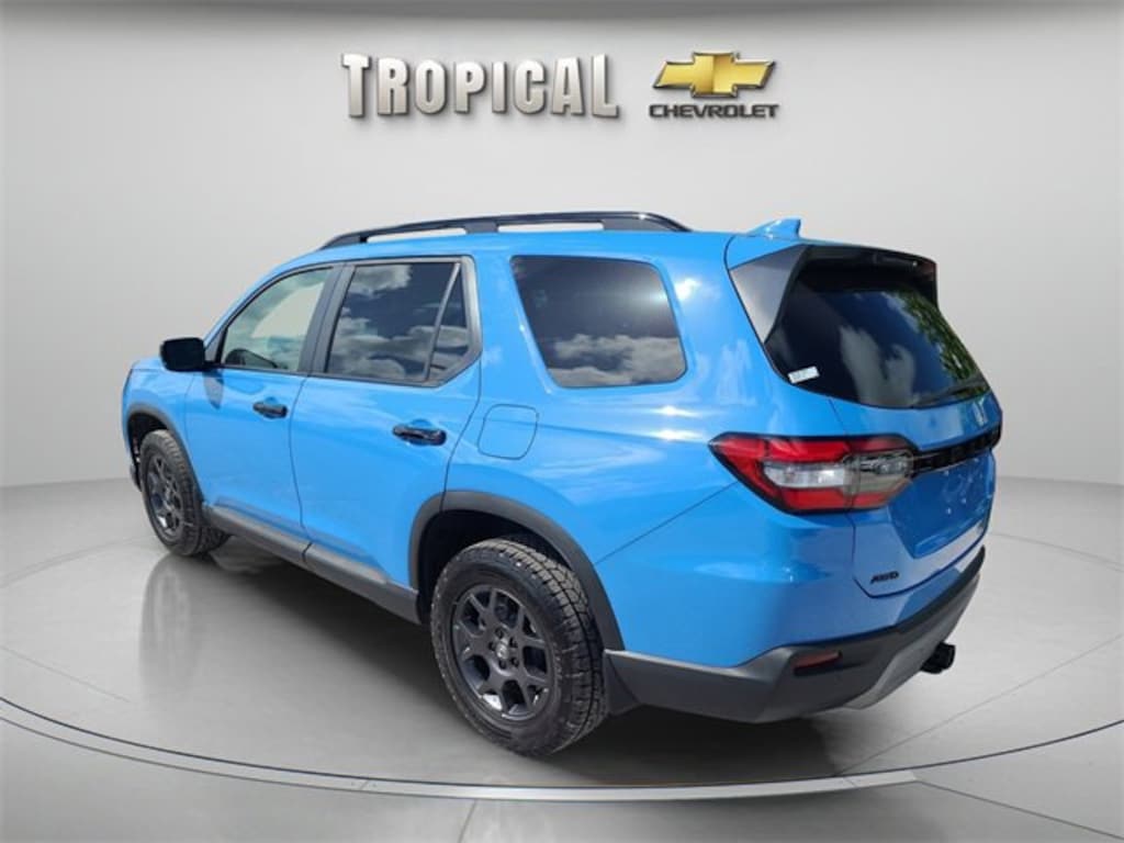 Used 2025 Honda Pilot TrailSport
