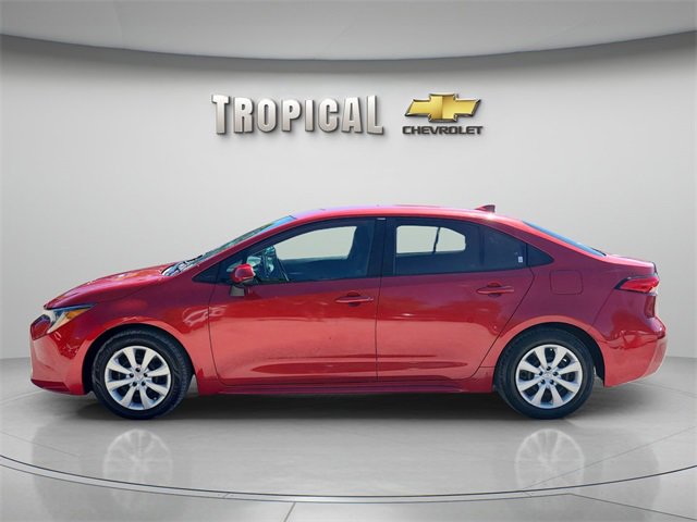 2021 Toyota Corolla LE photo 2