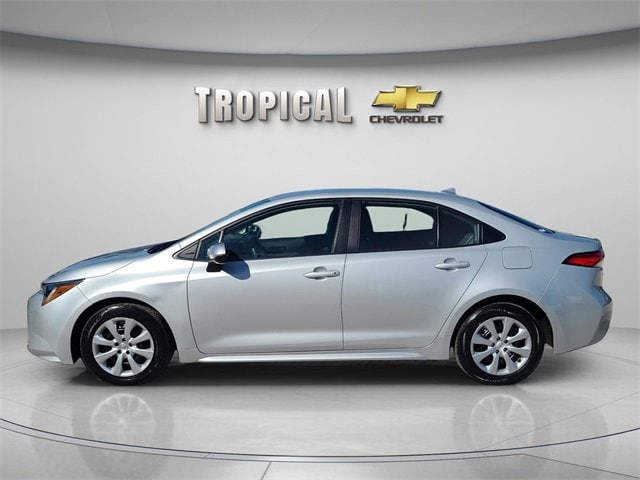 Used 2024 Toyota Corolla LE with VIN 5YFB4MDE7RP090678 for sale in Northfield, Minnesota