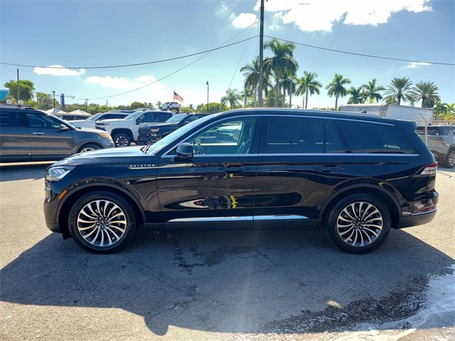 2023 Lincoln Aviator Standard photo 2