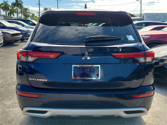 2024 Mitsubishi Outlander SE photo 4