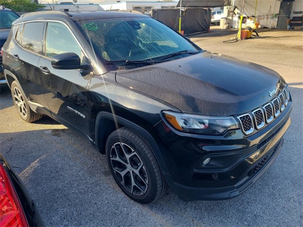 Used 2024 Jeep Compass Latitude