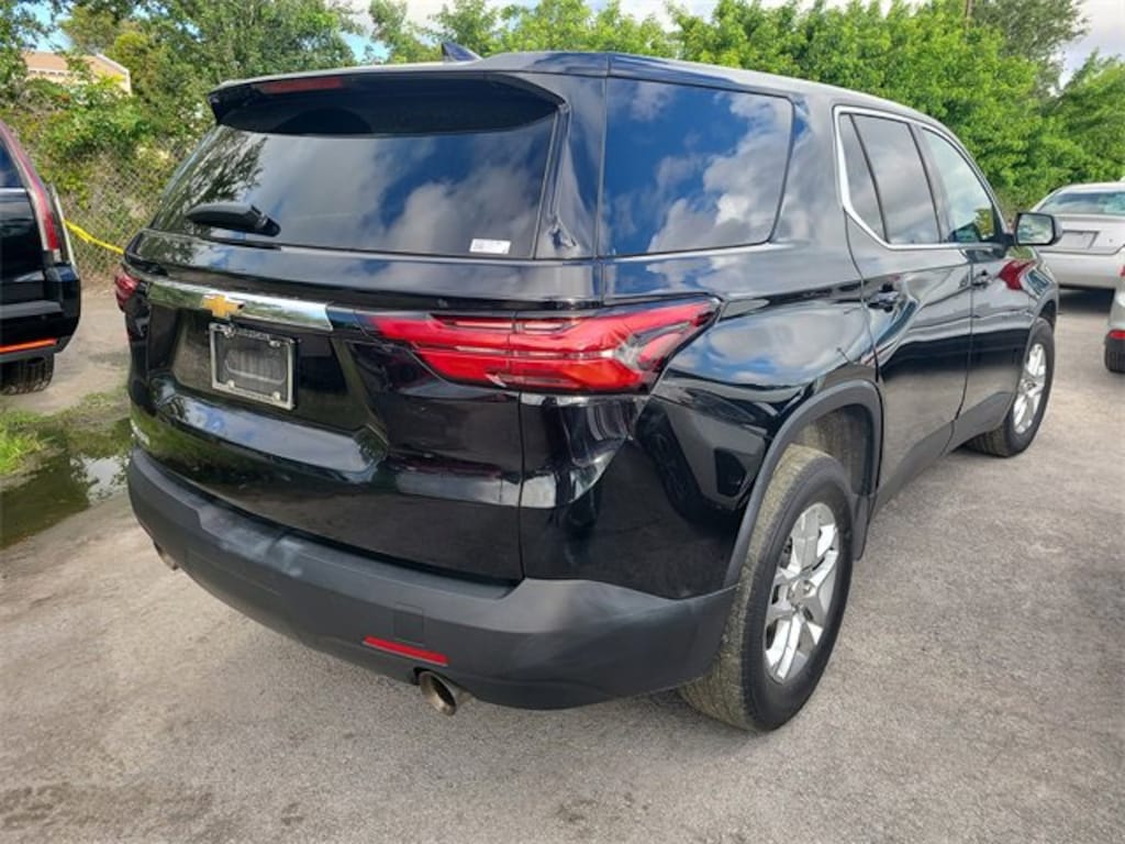 Used 2023 Chevrolet Traverse LS SUV