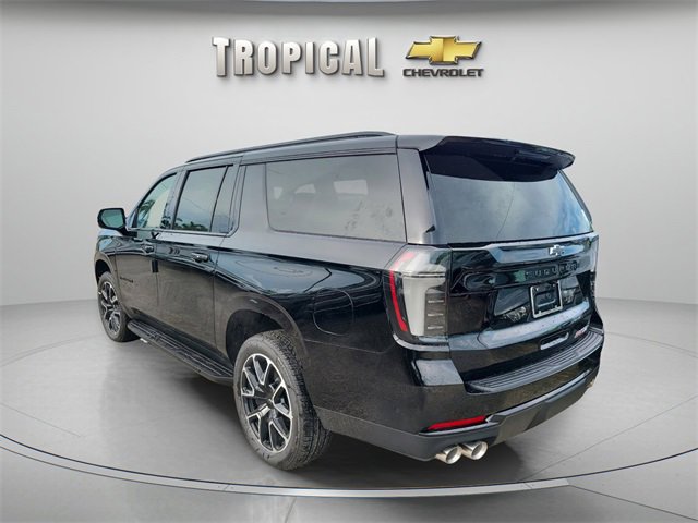 2026 Chevrolet Suburban RST photo 3