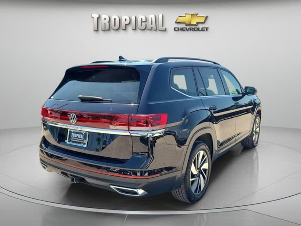 Used 2025 Volkswagen Atlas 2.0T SE w/Technology
