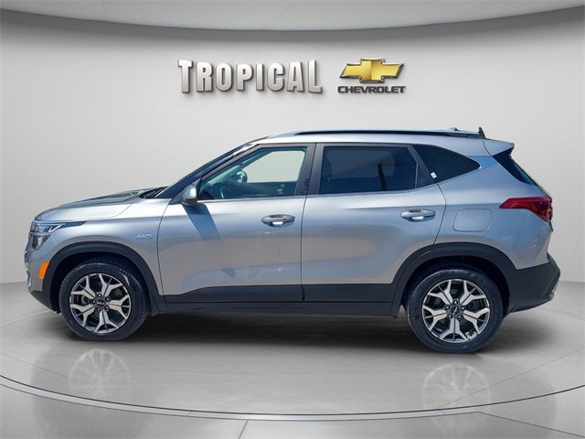 2023 Kia Seltos EX photo 2