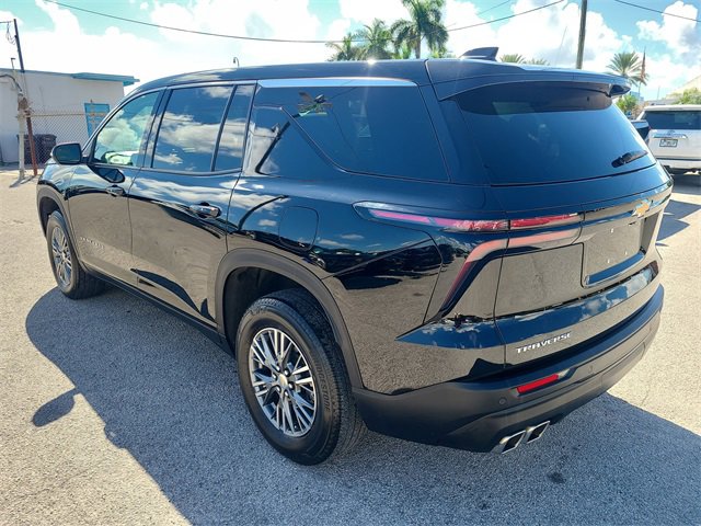 2024 Chevrolet Traverse LS photo 3