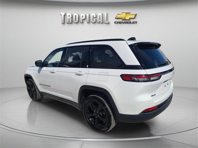 2023 Jeep Grand Cherokee Limited photo 2