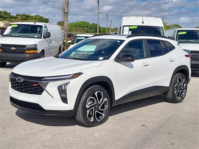 2024 Chevrolet Trax RS's photo