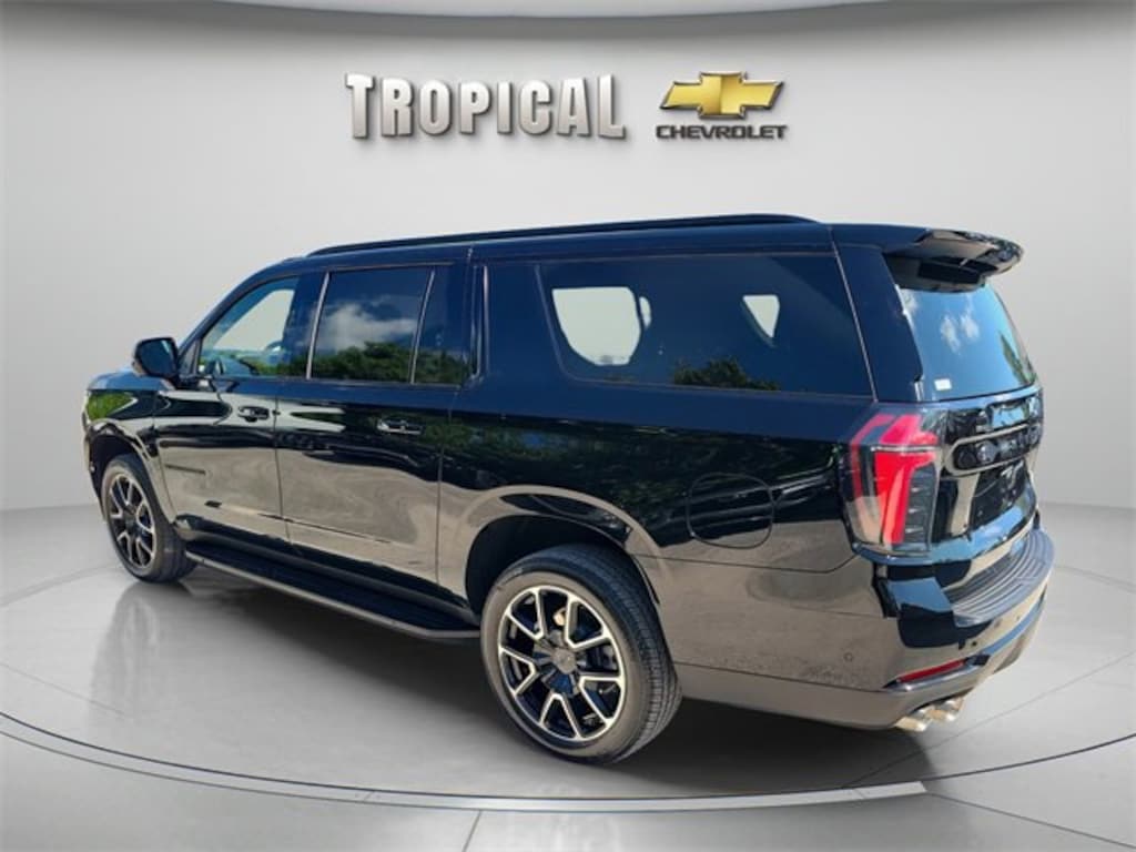 Used 2025 Chevrolet Suburban RST SUV