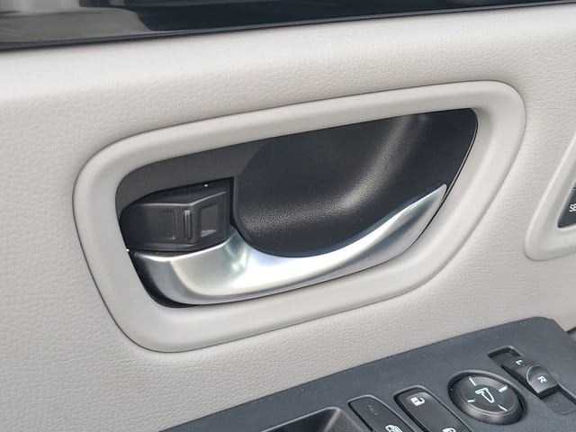 2023 Honda Pilot EX-L - Photo 16