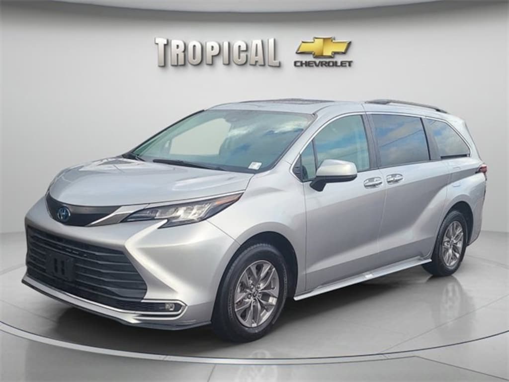 Used 2023 Toyota Sienna XLE