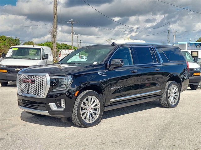 2022 GMC Yukon XL Denali's photo