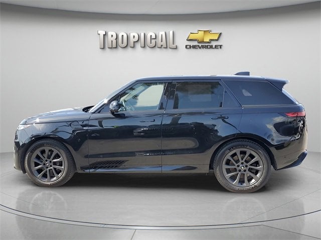 Used 2024 Land Rover Range Rover Sport SE Dynamic with VIN SAL1L9FUXRA402599 for sale in Miami, FL