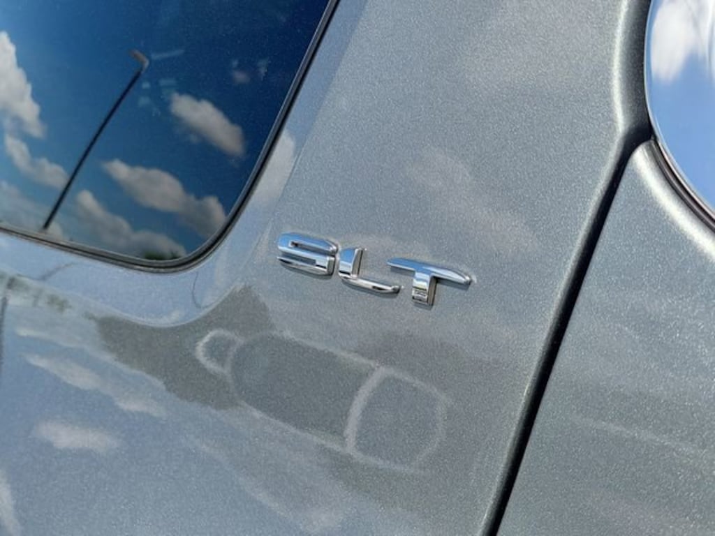 Used 2023 GMC Acadia SLT SUV