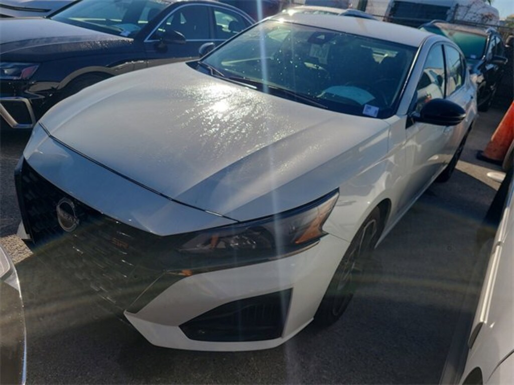 Used 2023 Nissan Altima 2.5 SR