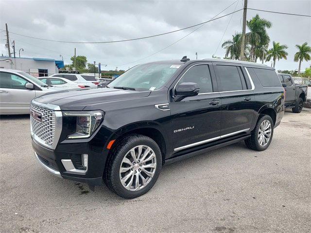 2022 GMC Yukon XL Denali's photo