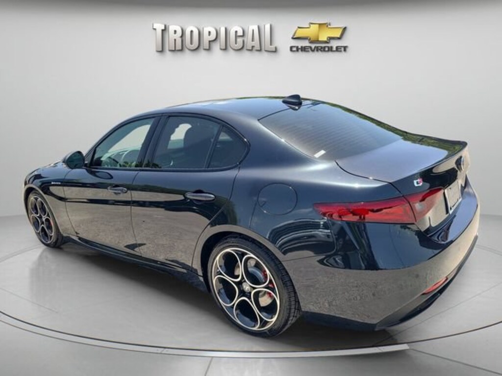 Used 2023 Alfa Romeo Giulia Veloce