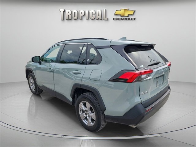 2022 Toyota RAV4 XLE photo 3
