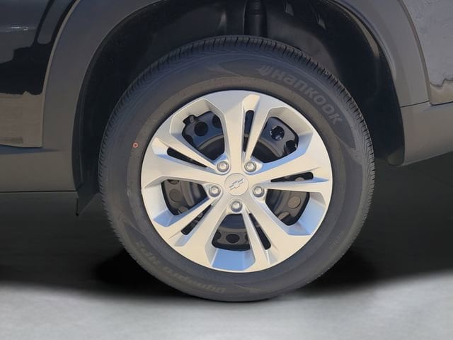 2026 Chevrolet Trax LS - Photo 30