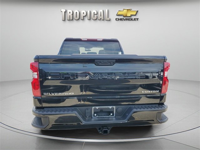 2026 Chevrolet Silverado 1500 Custom photo 2