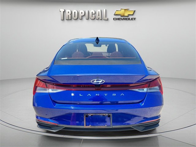 2022 Hyundai Elantra SEL photo 4