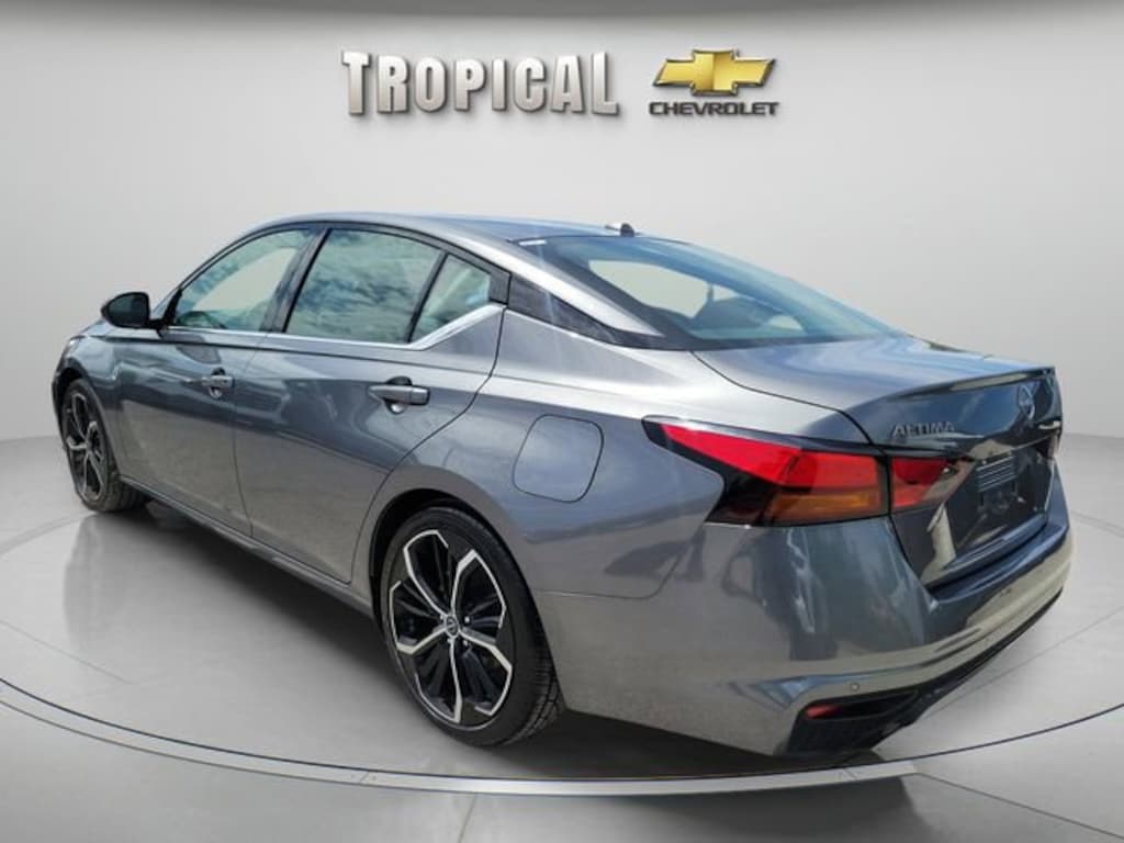 Used 2024 Nissan Altima 2.5 SR