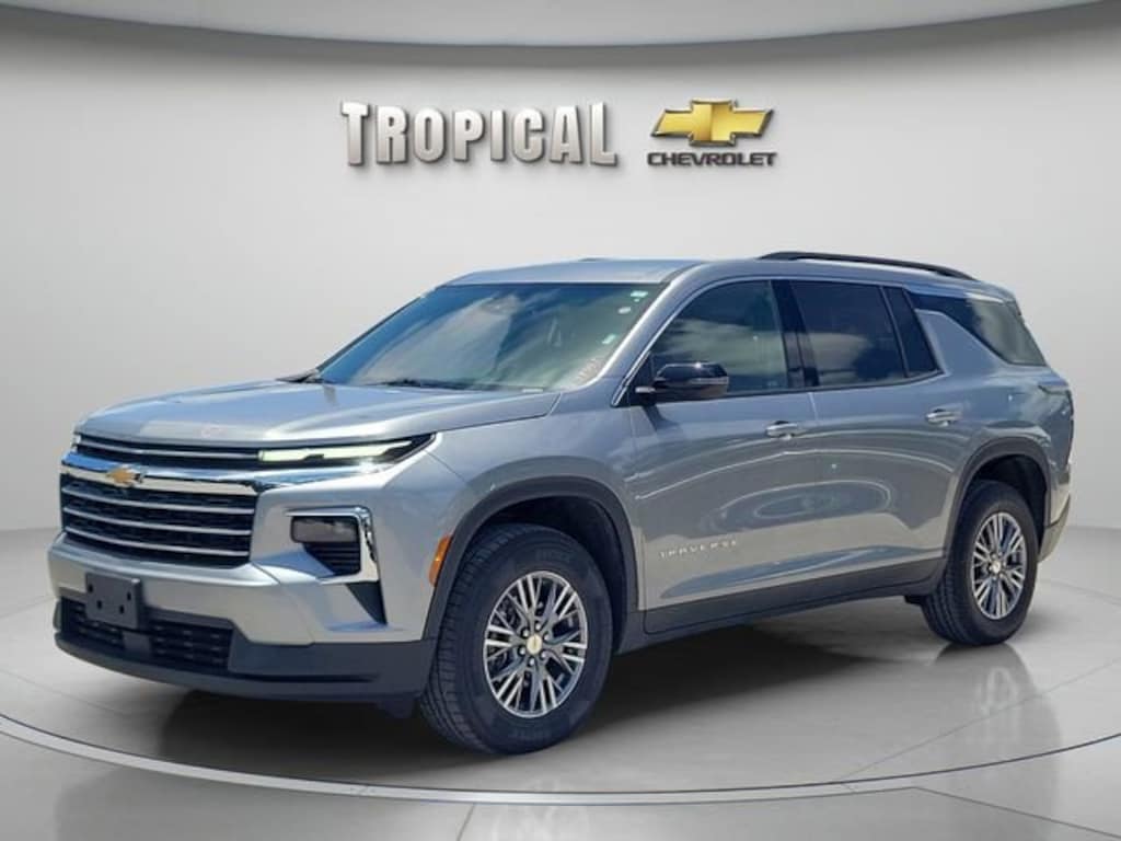 Used 2025 Chevrolet Traverse LT SUV