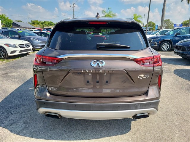 2019 Infiniti QX50 Essential photo 4