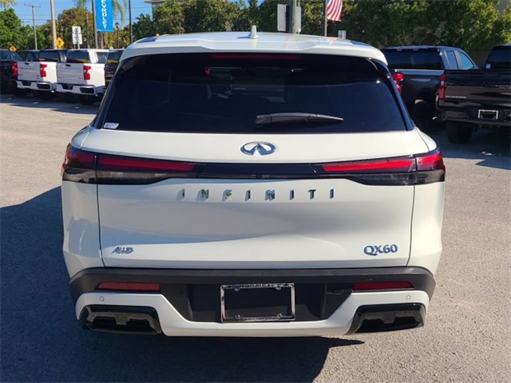 Used 2024 INFINITI QX60 Pure