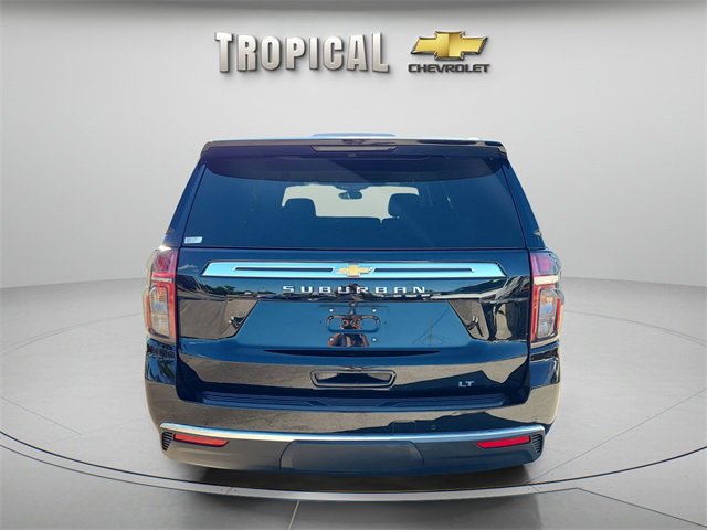 2024 Chevrolet Suburban LT photo 4