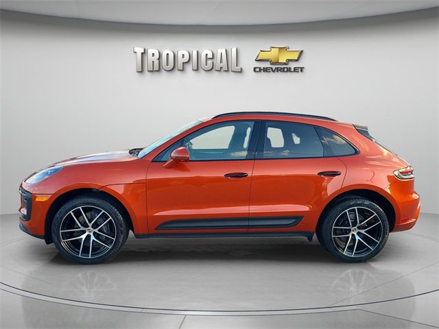 2023 Porsche Macan T photo 4